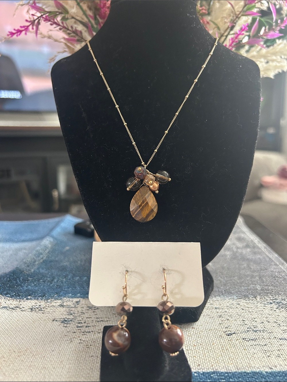 Gold-Tone Tiger Eye Teardrop Pendant Necklace with Matching Brown Bead Earrings